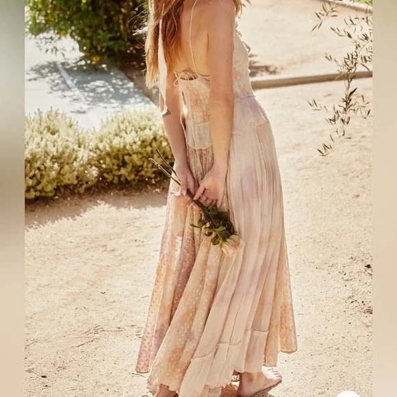 washed ashore maxi dress Prod_6320091_Etasha-Flowy-Maxi-Dress_Video